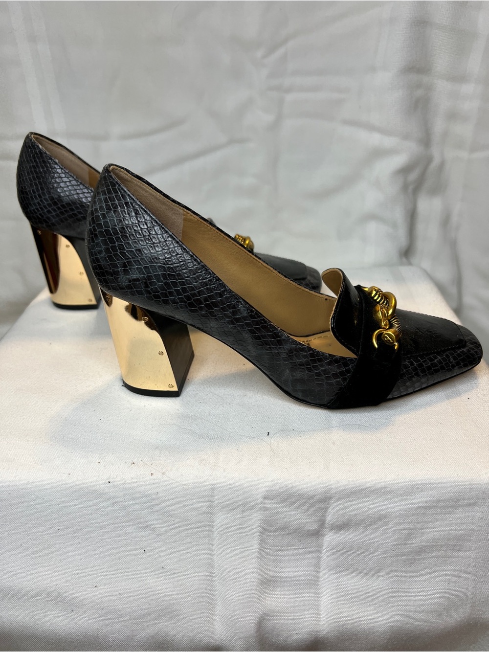 EC Tory Burch Jessa Pumps. Snake Print, Velvet, Leather. Gold Accents. Women’s 7 - Picture 6 of 7